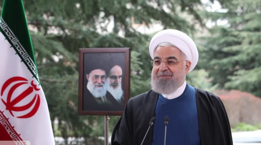 روحاني: الشعب الايراني شامخ وصامد وأعداؤه غادروا السلطة بفضيحة