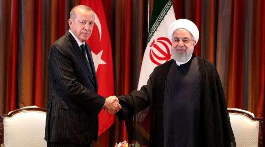 روحاني يؤكد اهمية دور تركيا وايران في حل المشاكل الاقليمية