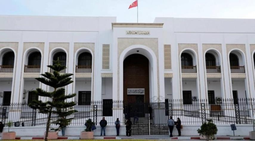 تونس توقف رئيس محكمة التعقيب عن العمل