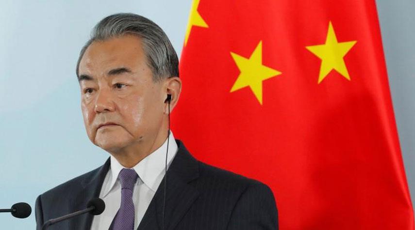 وزير الخارجية الصيني يدعو لرفع العقوبات عن أفغانستان