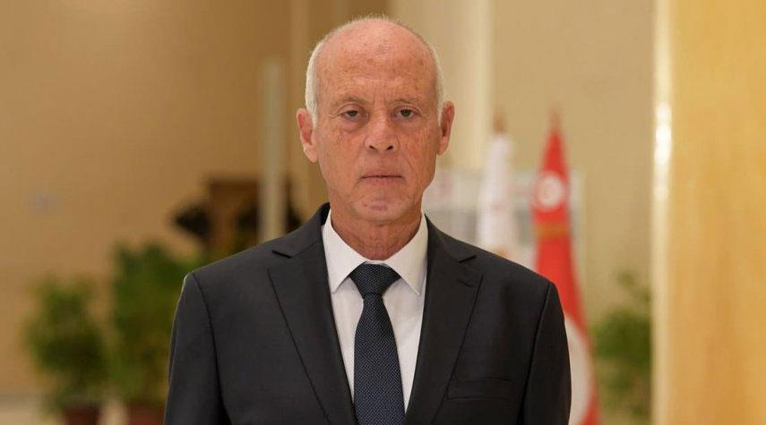 سعيّد يدعو التونسيين لمساعدة الدولة في تجاوز الأزمة المالية