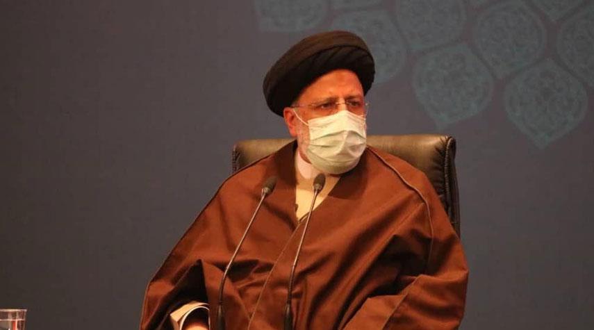 الرئيس الإيراني يؤكد ضرورة بذل الجهود الصادقة لتعزيز ثقة الشعب بالحكومة