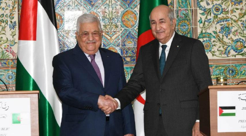 محمود عباس يقلد تبون "القلادة الكبرى لفلسطين"
