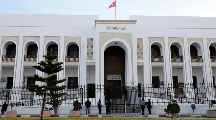 إعدام 9 مدانين بقتل عسكري في تونس
