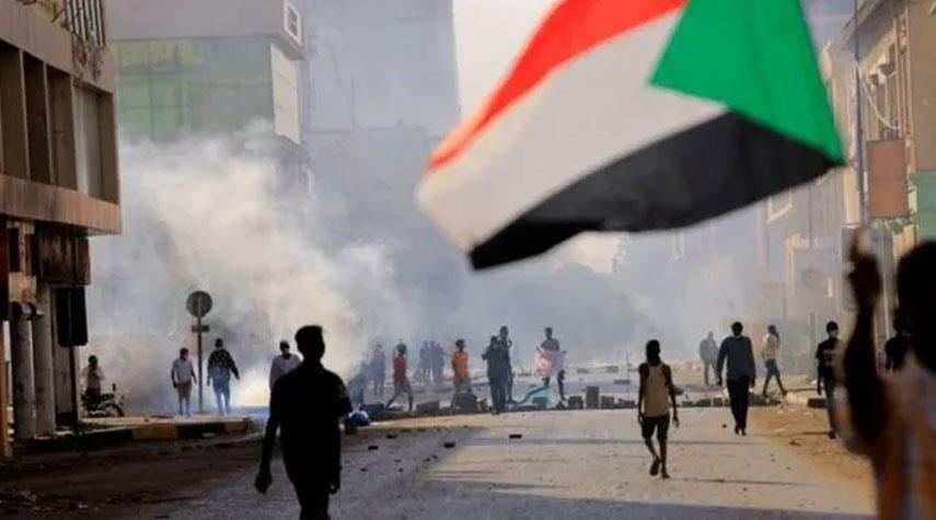 السلطات السودانية تحقق في واقعة دهس سيارة شرطة لمتظاهرين