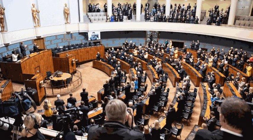 البرلمان الفنلندي يصوت لصالح الإنضمام إلى "الناتو"