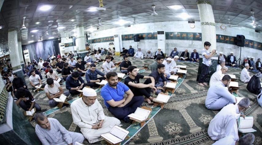 العتبة الحسينية تكرم 60 قارئا في بغداد 