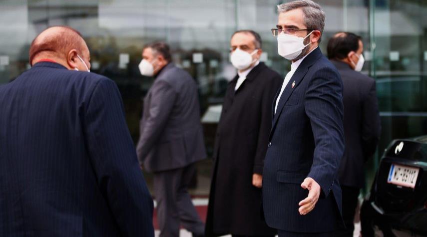 الفريق الإيراني المفاوض يتوجه إلى فيينا برئاسة باقري
