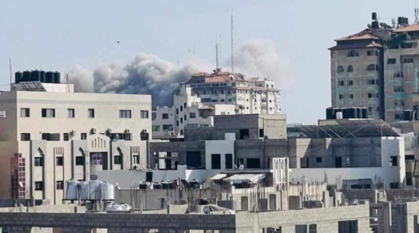 جيش الاحتلال يشن عدوان على غزة واستشهاد قيادي بالجهاد