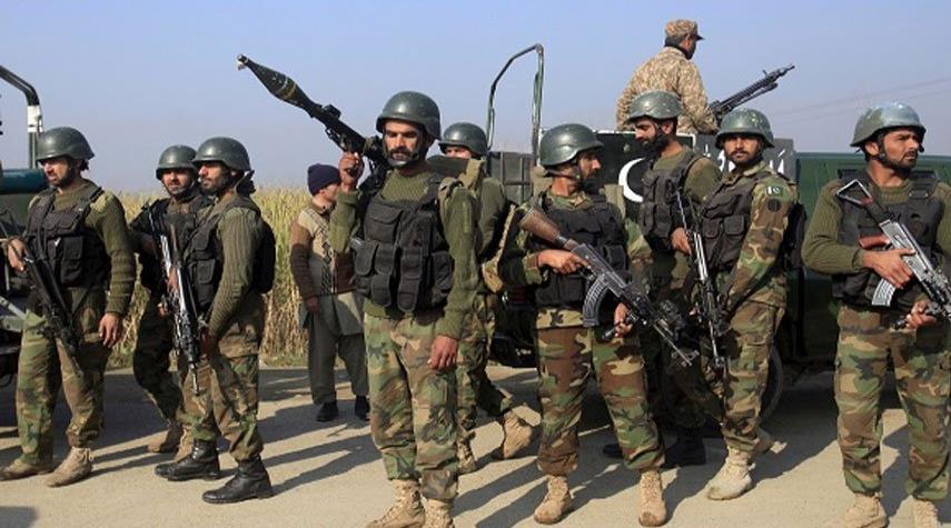 مقتل 4 جنود بهجوم انتحاري شمال غربي باكستان