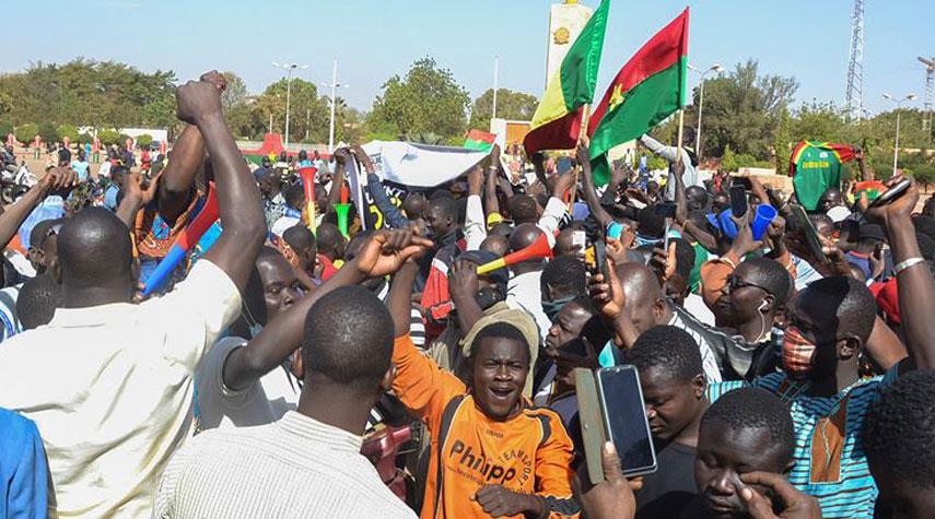 بوركينا فاسو: مفاوضات بين قادة الانقلاب والرئيس المعزول