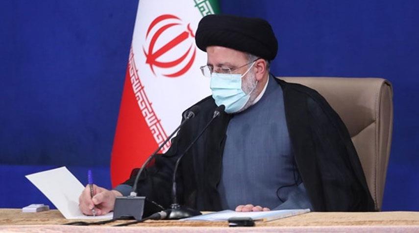 الرئيس الإيراني يوافق على استقالة وزير الطرق