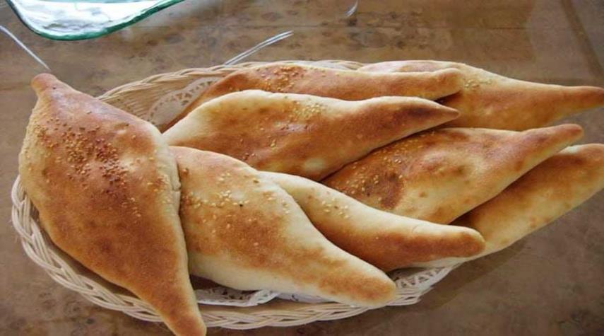 خبز «الصمون» كنز وطني في العراق يرافق كلّ الأطباق 
