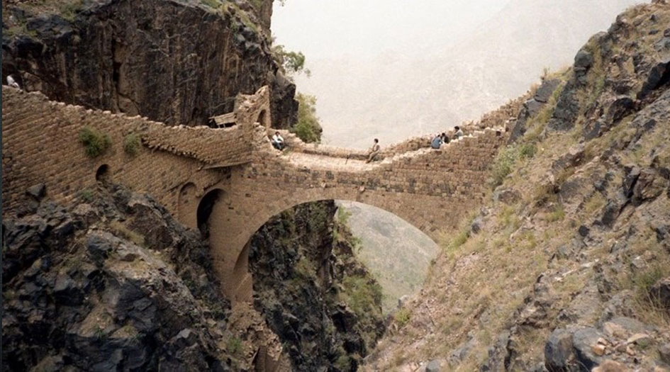 جسر "شهارة" في اليمن