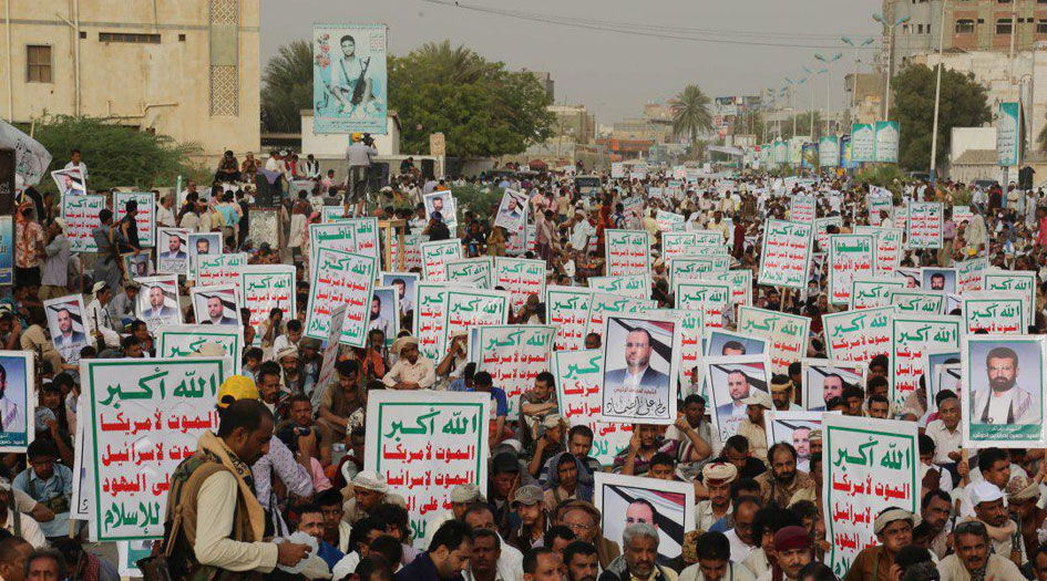 ضابط يمني: يجب الصمود ضد المؤامرة الاقتصادية كما هي العسكرية