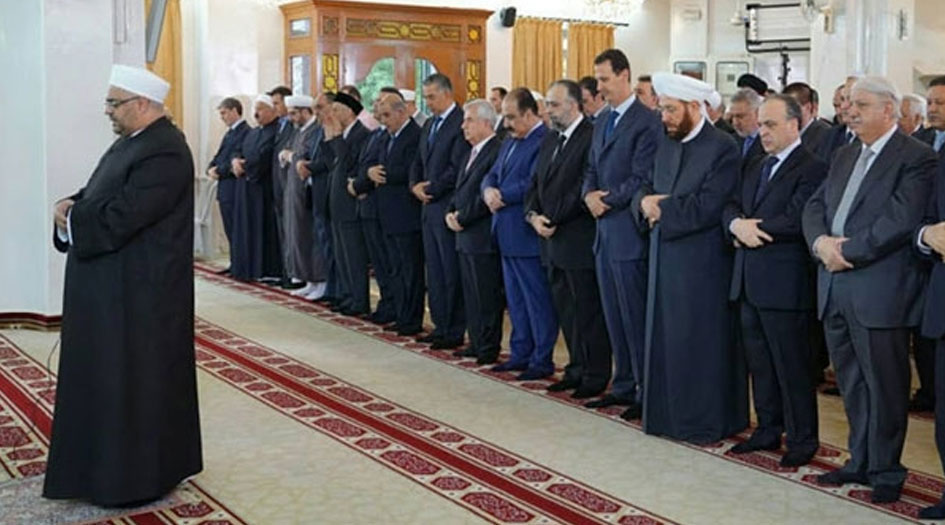 الرئيس السوري يؤدي صلاة العيد في جامع الروضة بدمشق