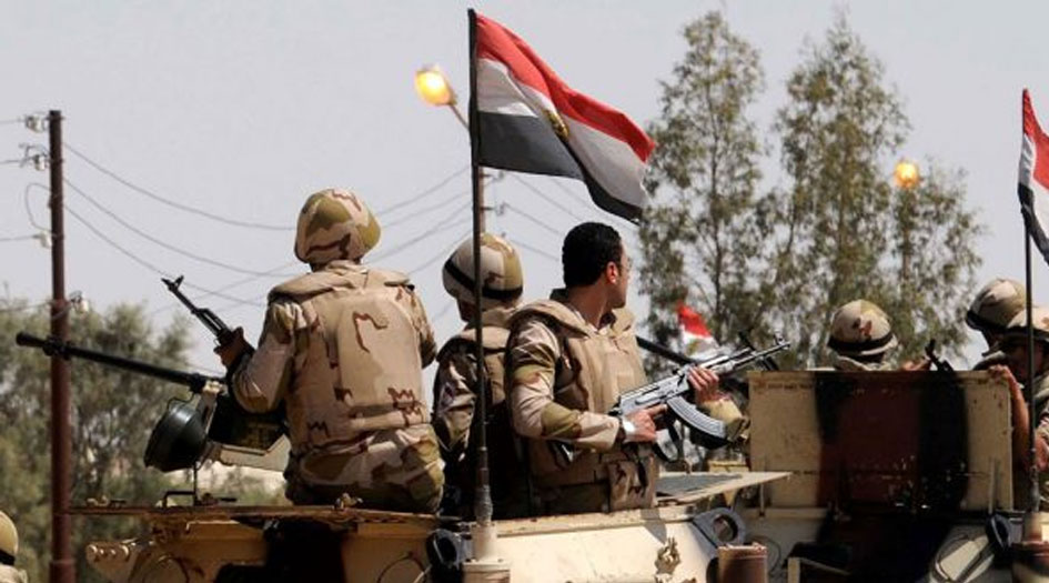 مقتل 4 جنود و4 مسلحين في هجوم استهدف حاجزا أمنيا بالعريش في مصر