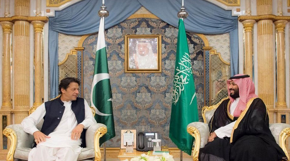 رئيس وزراء باكستان: نقف إلى جوار السعودية 