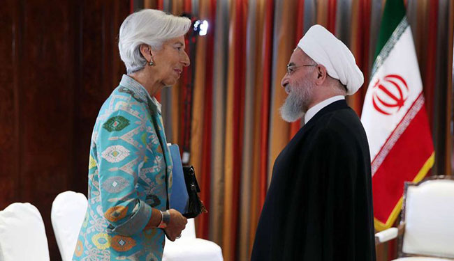 روحاني يدعو صندوق النقد لمواجهة إجراءات الحظر المصرفية 