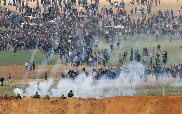 6 شهداء وعشرات الإصابات بقمع الاحتلال المتظاهرين شرق غزة