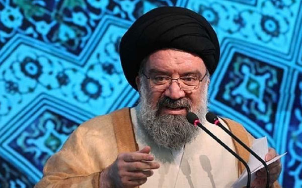 آية الله خاتمي: يجب الحذر من عودة الاستكبار الى ايران بعد ان طردناه منها
