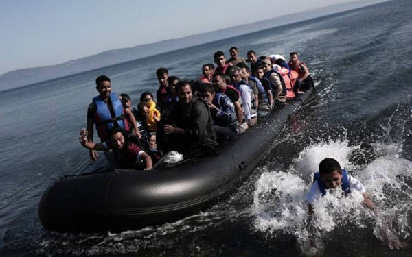 فقدان 16 مهاجراً مغربياً وغرق طفلين قبالة إسبانيا