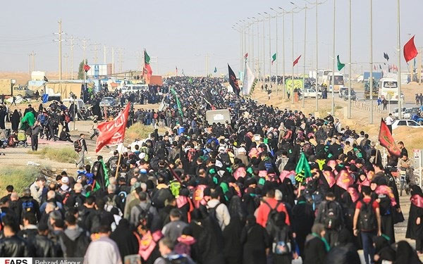 العراق: الحشود المليونية مازالت تتوافد الى كربلاء