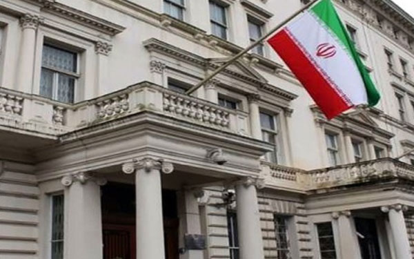 سفير ايران لدي لندن يشيد بشجاعة مراسل الغارديان