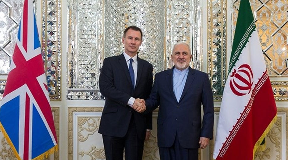 ظريف يستقبل هانت في طهران ويبحث معه الاتفاق النووي