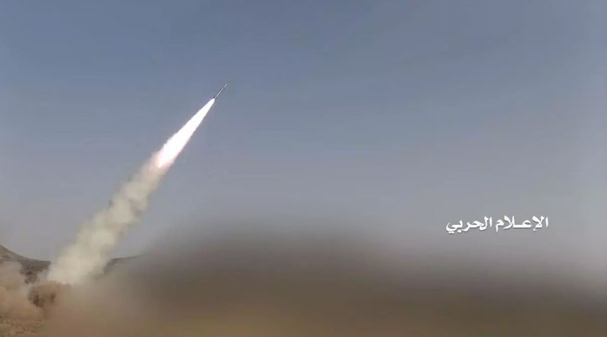 القوة الصاروخية اليمنية تستهدف المرتزقة في الساحل الغربي