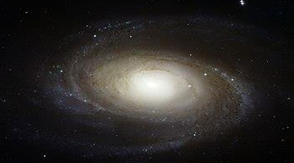 ما هو لغز المادة المظلمة التي تمسك المجرات؟