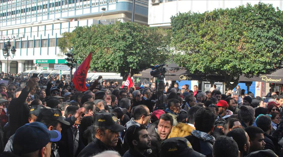  ماذا تريد "السترات الحمراء" في تونس؟