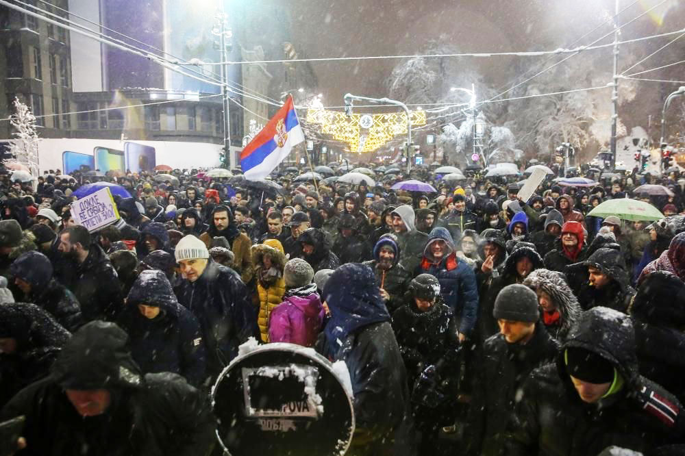 الآلاف يتظاهرون في بلغراد ضد الرئيس الصربي ألكسندر فوتشيتش