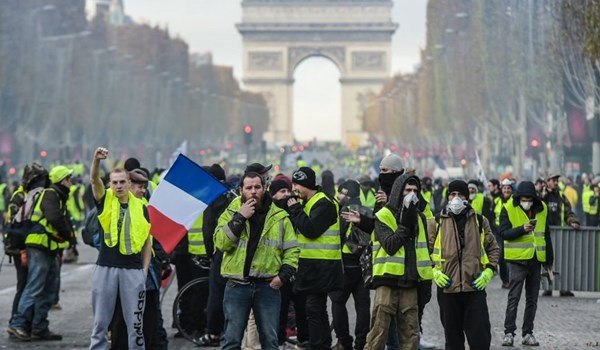 66 ألف مشارك في تظاهرات السترات الصفراء في فرنسا