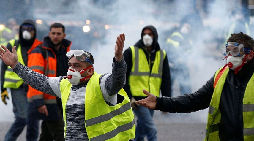 أسبوع حاسم في فرنسا لاحتواء أزمة السترات الصفراء