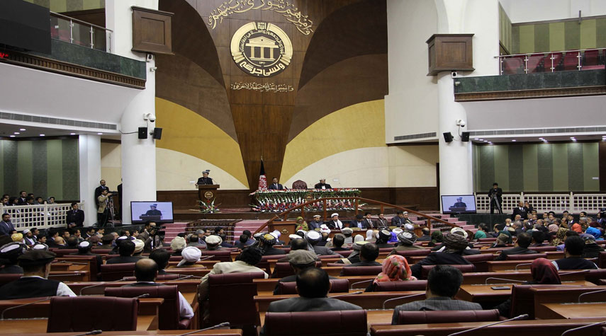 البرلمان الأفغاني يقيل وزيري الدفاع والداخلية