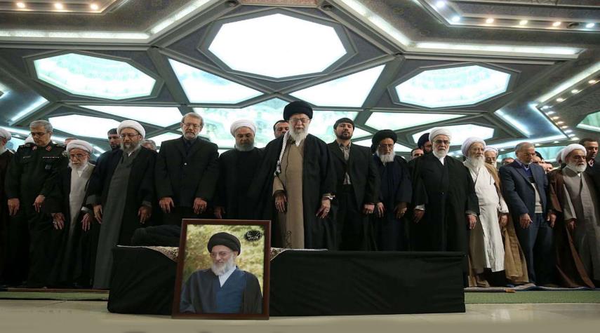 بالصور ... تشييع جثمان آية الله الهاشمي الشاهرودي في طهران