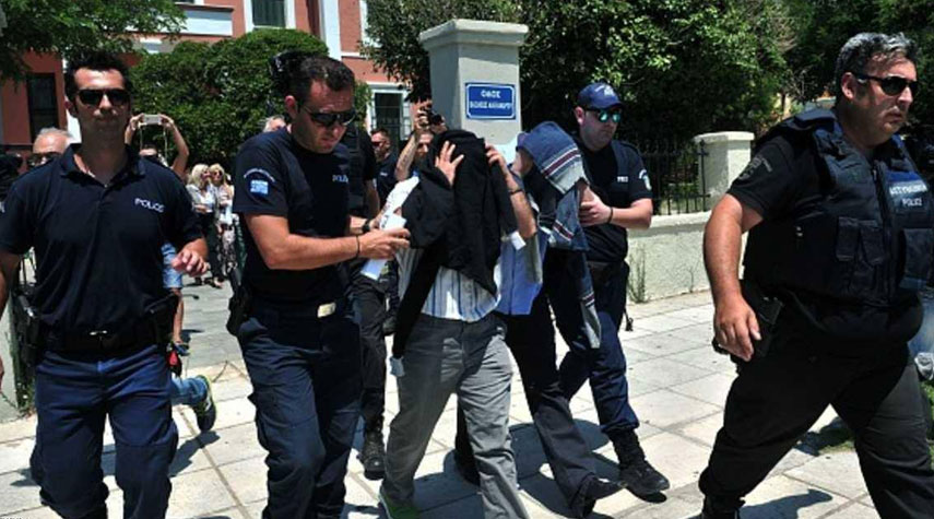 تركيا تعتقل العشرات على خلفية الانقلاب