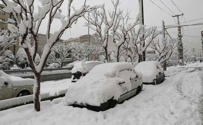 الثلوج والسيول تجتاح 19 محافظة ايرانية