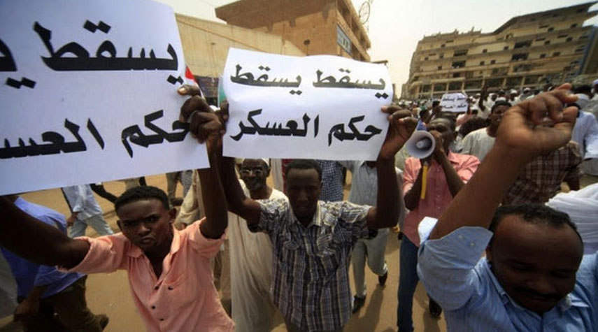 المسيرات الغاضبة في السودان تتجه نحو القصر الجمهوري