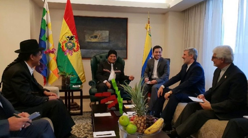 وزير الدفاع الايراني يلتقي الرئيس البوليفي