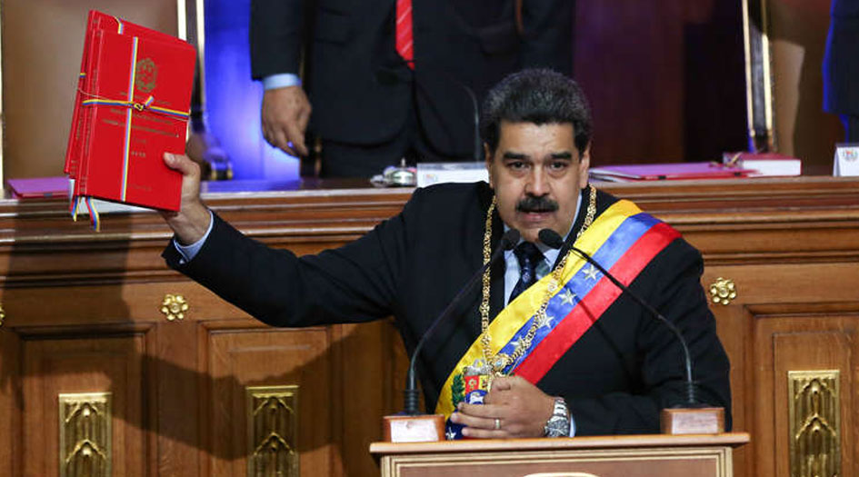 مادورو يعلن عن إجراء مناورات عسكرية كبيرة في فنزويلا