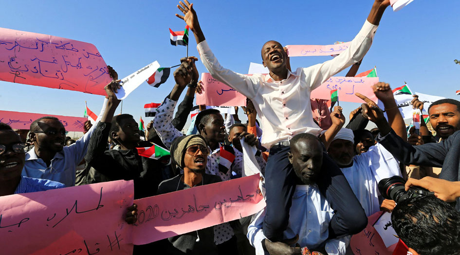 المسيرات الاحتجاجية في السودان تتوجه نحو مقر البرلمان