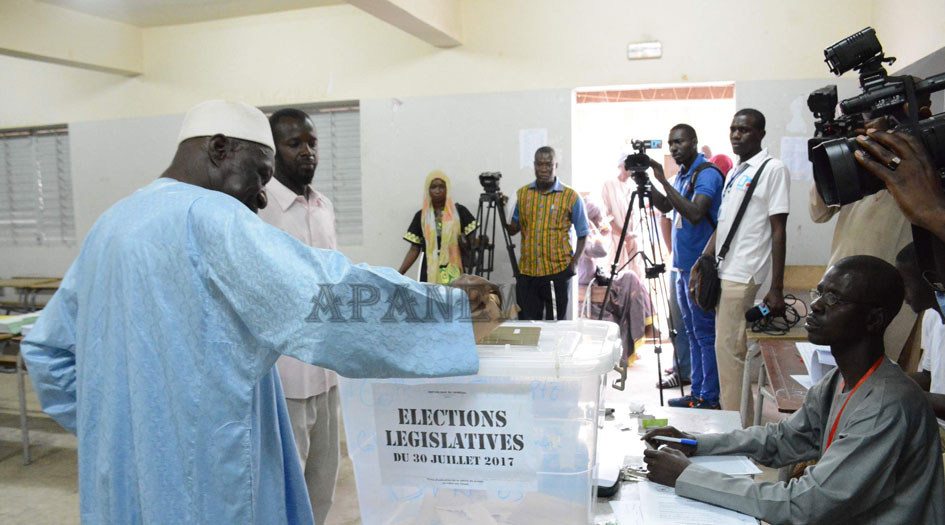 السنغال تمنع اثنين من قادة المعارضة الترشح للانتخابات الرئاسية