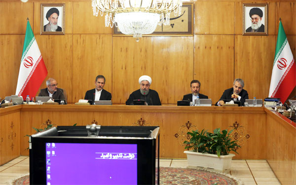 الرئيس روحاني : نتابع عدة مسارات لبيع النفط