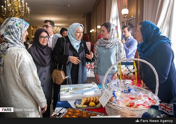 بالصور .. السوق الخيرية لاتحاد السيدات الدبلوماسيات بالخارجية الايرانية