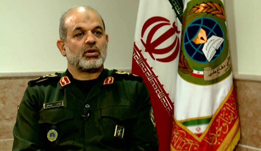 قائد عسكري يؤكد مواصلة الابحاث الدفاعية والصاروخية في ايران