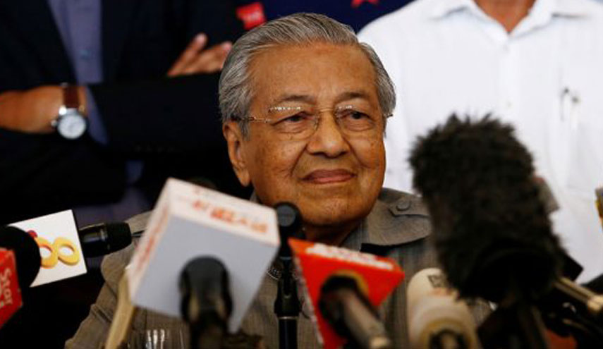 رئيس وزراء ماليزيا يصف "إسرائيل" بالمجرمة وتستحق الإدانة