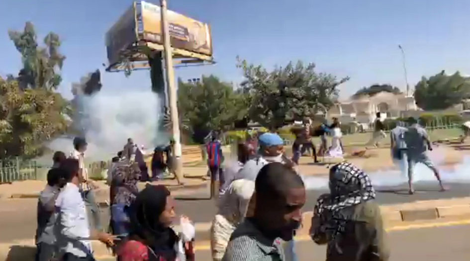 السودان: تفريق المحتجين في أم درمان بالغاز المسيل للدموع