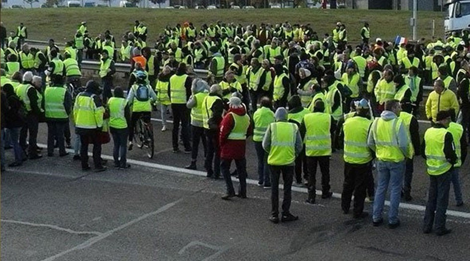 السويد تشهد تظاهرات السترات الصفراء